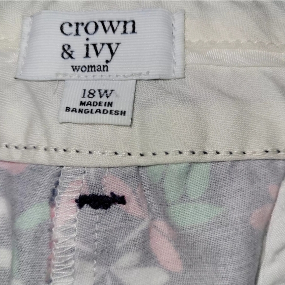 Crown & Ivy Shorts Size 18W Curvy Blue Dragonflies NWOT Waist 42" Womens - Picture 7 of 8
